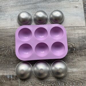 Silicone and Metal Round Molds for Bath Bombs or Baking